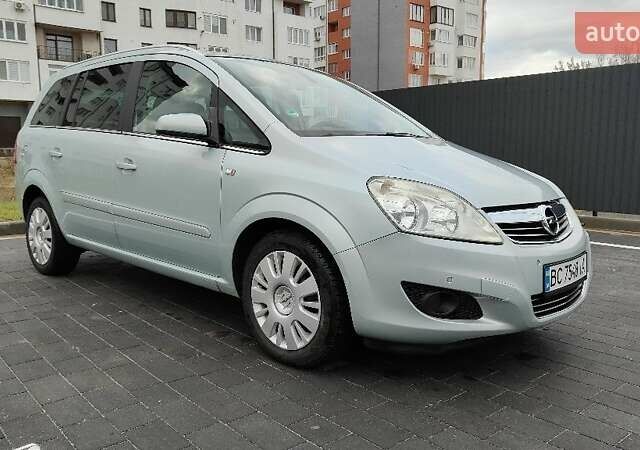 Опель Зафіра 2009 у Львові на Automoto.ua Сірий Опель Зафіра, об'ємом двигуна 1.6 л та пробігом 261 тис. км за 6500 $, фото 1 на Automoto.ua