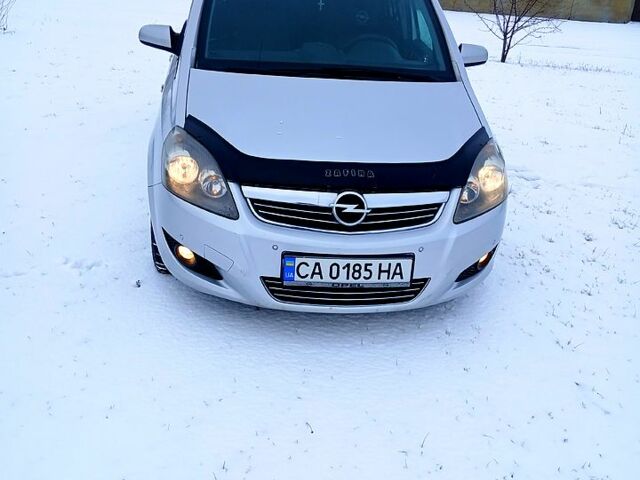 Сірий Опель Зафіра, об'ємом двигуна 1.7 л та пробігом 318 тис. км за 5950 $, фото 1 на Automoto.ua