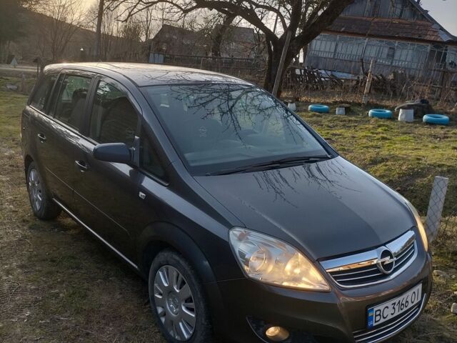 Серый Опель Зафира, объемом двигателя 1.6 л и пробегом 200 тыс. км за 5500 $, фото 1 на Automoto.ua