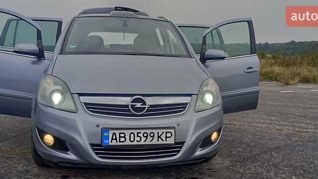 Сірий Опель Зафіра, об'ємом двигуна 1.8 л та пробігом 232 тис. км за 7400 $, фото 1 на Automoto.ua