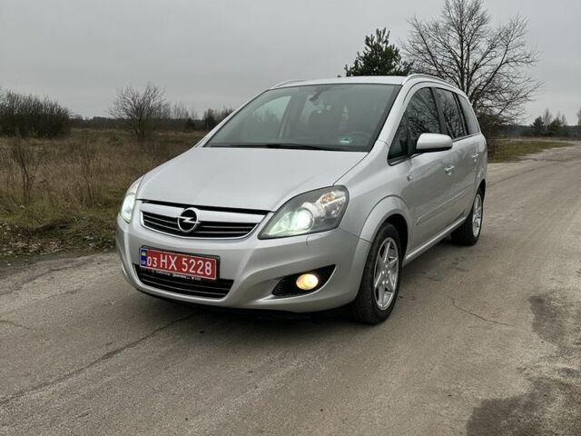 Серый Опель Зафира, объемом двигателя 1.6 л и пробегом 217 тыс. км за 6250 $, фото 1 на Automoto.ua