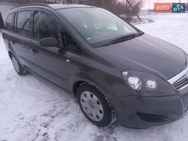 Серый Опель Зафира, объемом двигателя 1.8 л и пробегом 231 тыс. км за 6600 $, фото 1 на Automoto.ua