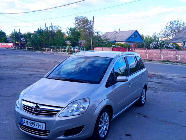 Серый Опель Зафира, объемом двигателя 1.7 л и пробегом 246 тыс. км за 6650 $, фото 1 на Automoto.ua