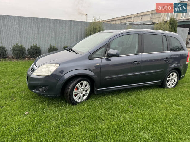 Серый Опель Зафира, объемом двигателя 1.6 л и пробегом 298 тыс. км за 5300 $, фото 1 на Automoto.ua