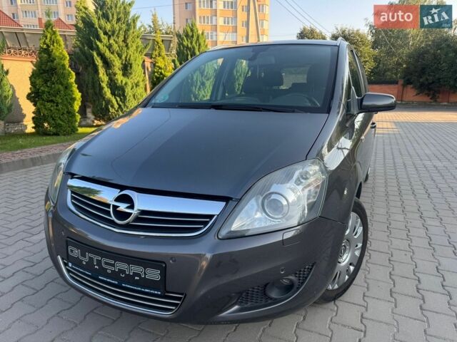 Серый Опель Зафира, объемом двигателя 1.7 л и пробегом 237 тыс. км за 7750 $, фото 1 на Automoto.ua