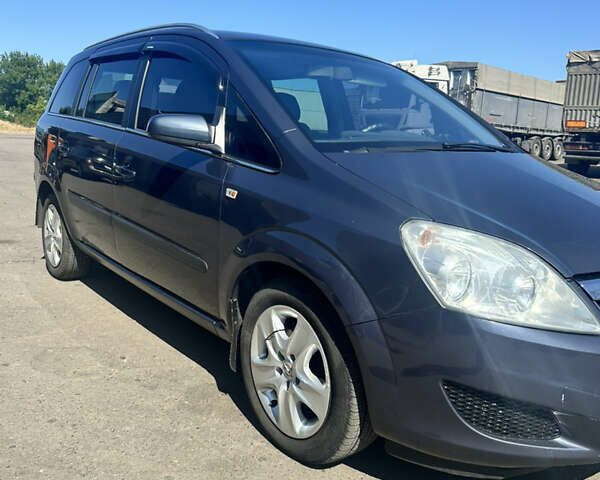 Серый Опель Зафира, объемом двигателя 2.2 л и пробегом 265 тыс. км за 6000 $, фото 1 на Automoto.ua