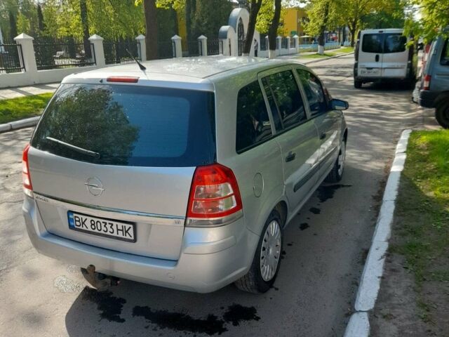 Серый Опель Зафира, объемом двигателя 1.8 л и пробегом 175 тыс. км за 6700 $, фото 1 на Automoto.ua