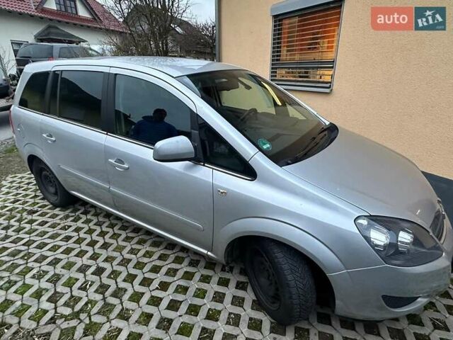 Сірий Опель Зафіра, об'ємом двигуна 1.8 л та пробігом 196 тис. км за 6650 $, фото 1 на Automoto.ua