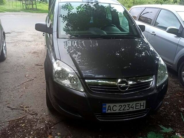 Серый Опель Зафира, объемом двигателя 1.7 л и пробегом 261 тыс. км за 5500 $, фото 1 на Automoto.ua