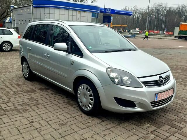 Опель Зафира 2010 в Киеве на Automoto.ua Серый Опель Зафира, объемом двигателя 16 л и пробегом 179 тыс. км за 6200 $, фото 1 на Automoto.ua