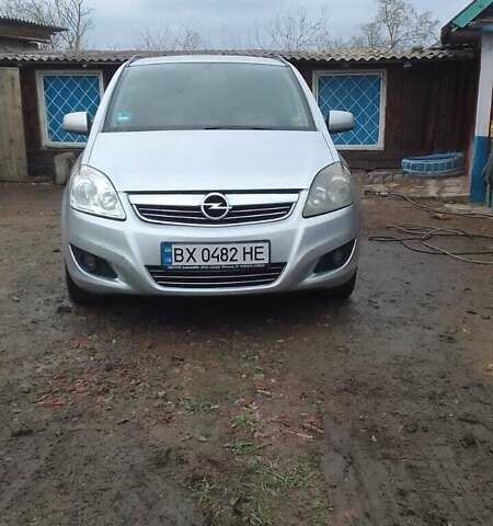 Серый Опель Зафира, объемом двигателя 1.7 л и пробегом 228 тыс. км за 6500 $, фото 1 на Automoto.ua