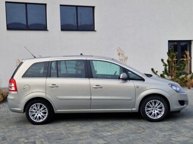 Серый Опель Зафира, объемом двигателя 0 л и пробегом 322 тыс. км за 4200 $, фото 1 на Automoto.ua