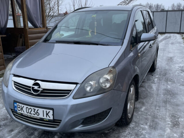 Серый Опель Зафира, объемом двигателя 1.9 л и пробегом 286 тыс. км за 5700 $, фото 1 на Automoto.ua