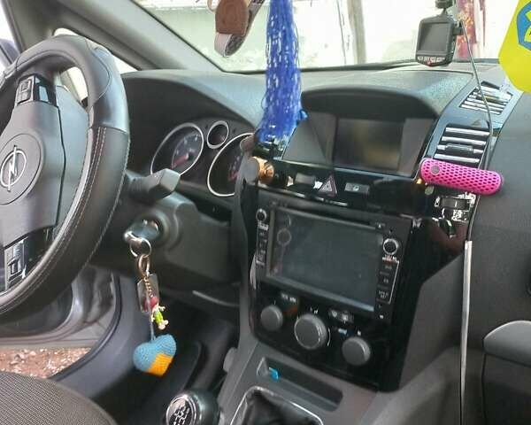 Сірий Опель Зафіра, об'ємом двигуна 0 л та пробігом 230 тис. км за 7800 $, фото 1 на Automoto.ua