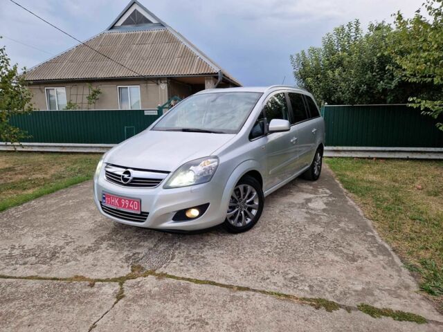 Серый Опель Зафира, объемом двигателя 1.8 л и пробегом 204 тыс. км за 7950 $, фото 1 на Automoto.ua