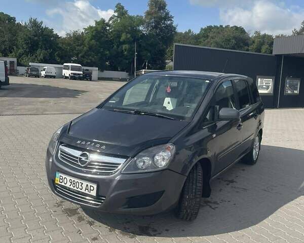 Серый Опель Зафира, объемом двигателя 1.8 л и пробегом 227 тыс. км за 5400 $, фото 1 на Automoto.ua