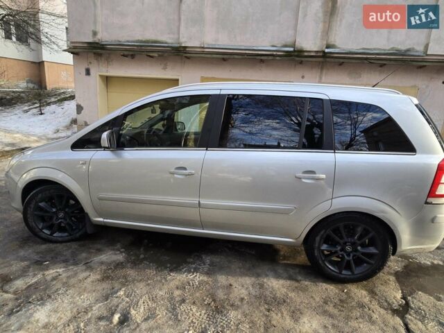 Сірий Опель Зафіра, об'ємом двигуна 1.7 л та пробігом 300 тис. км за 5500 $, фото 1 на Automoto.ua
