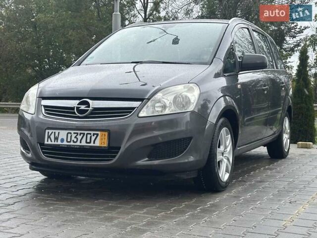 Сірий Опель Зафіра, об'ємом двигуна 1.6 л та пробігом 231 тис. км за 5999 $, фото 1 на Automoto.ua