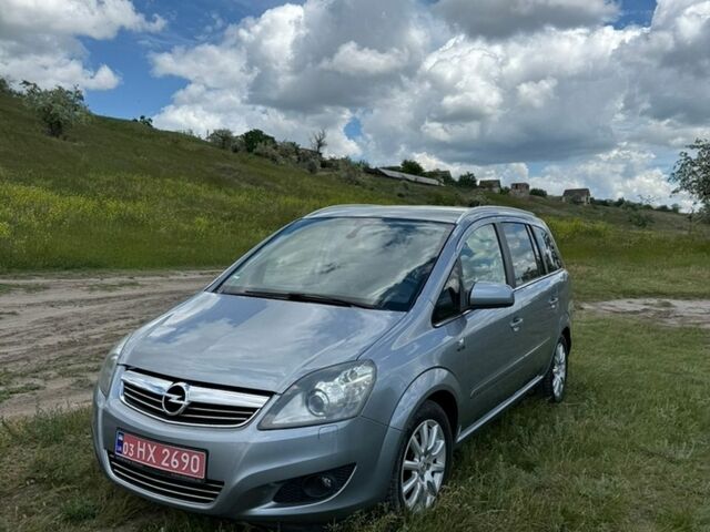 Сірий Опель Зафіра, об'ємом двигуна 1.6 л та пробігом 243 тис. км за 7500 $, фото 1 на Automoto.ua