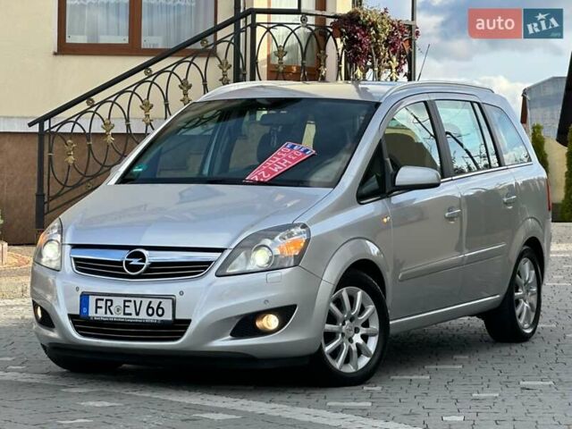 Сірий Опель Зафіра, об'ємом двигуна 1.6 л та пробігом 156 тис. км за 6699 $, фото 1 на Automoto.ua
