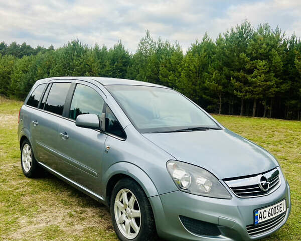 Серый Опель Зафира, объемом двигателя 1.7 л и пробегом 202 тыс. км за 6200 $, фото 1 на Automoto.ua