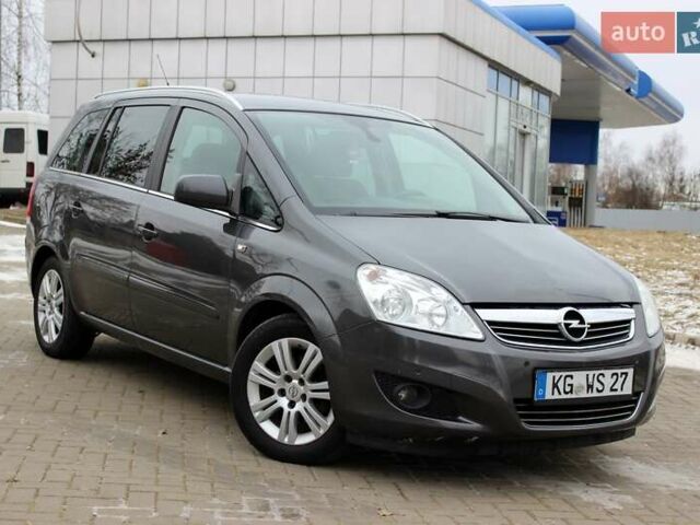 Серый Опель Зафира, объемом двигателя 1.8 л и пробегом 223 тыс. км за 6999 $, фото 1 на Automoto.ua