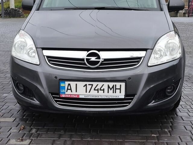 Серый Опель Зафира, объемом двигателя 1.7 л и пробегом 280 тыс. км за 6700 $, фото 1 на Automoto.ua