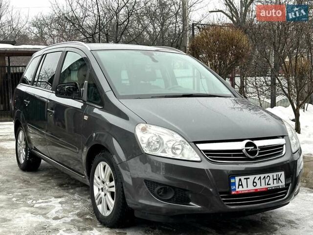 Сірий Опель Зафіра, об'ємом двигуна 1.6 л та пробігом 157 тис. км за 5999 $, фото 1 на Automoto.ua