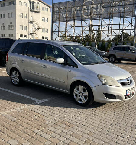Серый Опель Зафира, объемом двигателя 1.7 л и пробегом 220 тыс. км за 6000 $, фото 1 на Automoto.ua