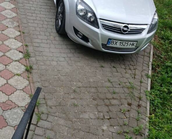 Сірий Опель Зафіра, об'ємом двигуна 1.8 л та пробігом 218 тис. км за 8000 $, фото 1 на Automoto.ua