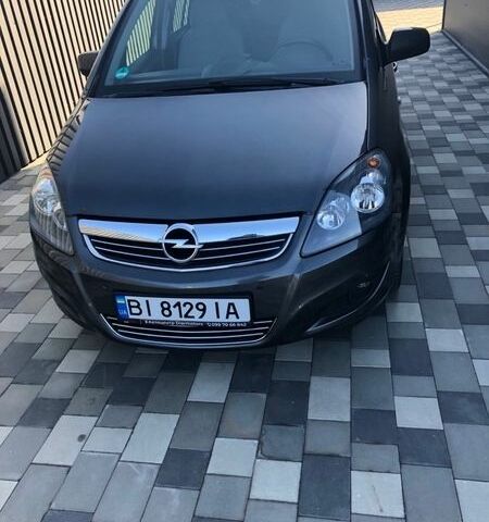 Серый Опель Зафира, объемом двигателя 1.69 л и пробегом 182 тыс. км за 6500 $, фото 1 на Automoto.ua
