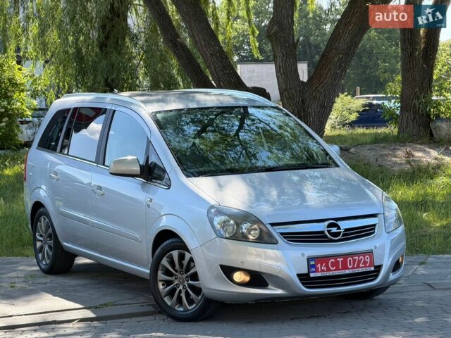 Серый Опель Зафира, объемом двигателя 1.8 л и пробегом 208 тыс. км за 7690 $, фото 1 на Automoto.ua