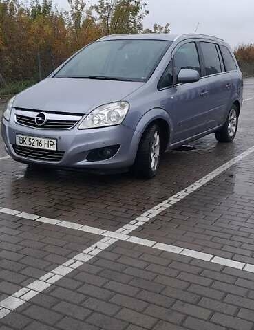 Серый Опель Зафира, объемом двигателя 1.7 л и пробегом 310 тыс. км за 6300 $, фото 1 на Automoto.ua