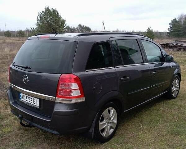 Серый Опель Зафира, объемом двигателя 1.7 л и пробегом 217 тыс. км за 6978 $, фото 1 на Automoto.ua