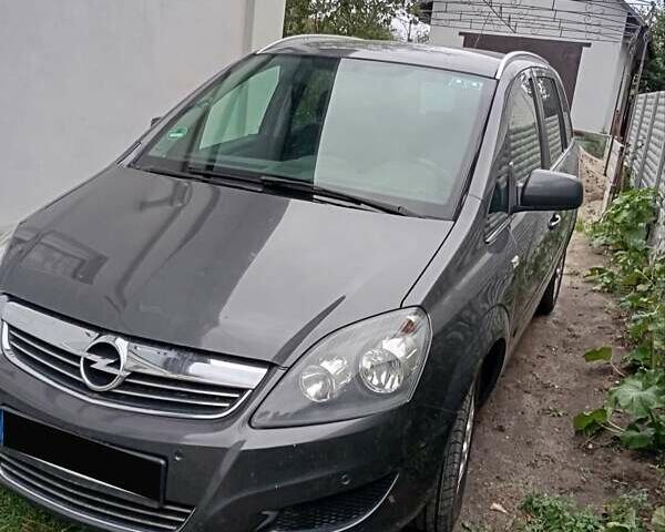 Серый Опель Зафира, объемом двигателя 1.69 л и пробегом 199 тыс. км за 8200 $, фото 1 на Automoto.ua