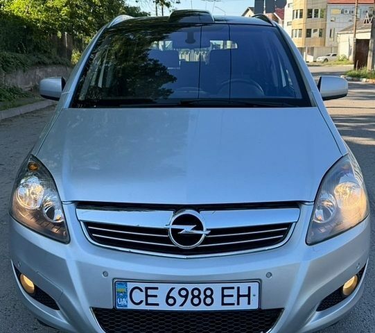 Серый Опель Зафира, объемом двигателя 1.7 л и пробегом 201 тыс. км за 6750 $, фото 1 на Automoto.ua