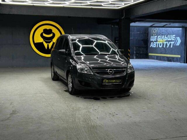 Серый Опель Зафира, объемом двигателя 1.7 л и пробегом 266 тыс. км за 7600 $, фото 1 на Automoto.ua