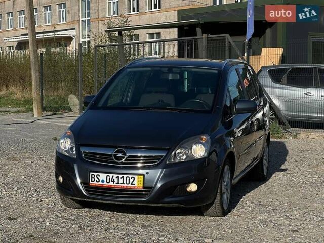 Серый Опель Зафира, объемом двигателя 1.6 л и пробегом 205 тыс. км за 6900 $, фото 1 на Automoto.ua