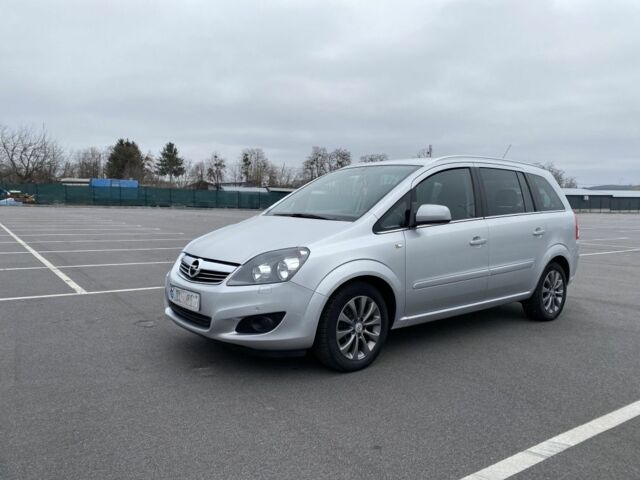 Серый Опель Зафира, объемом двигателя 1.8 л и пробегом 190 тыс. км за 7500 $, фото 1 на Automoto.ua