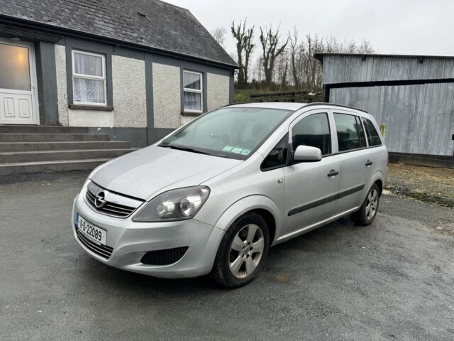 Серый Опель Зафира, объемом двигателя 1.7 л и пробегом 395 тыс. км за 1700 $, фото 1 на Automoto.ua
