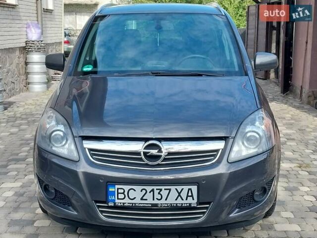 Серый Опель Зафира, объемом двигателя 1.8 л и пробегом 150 тыс. км за 7500 $, фото 1 на Automoto.ua