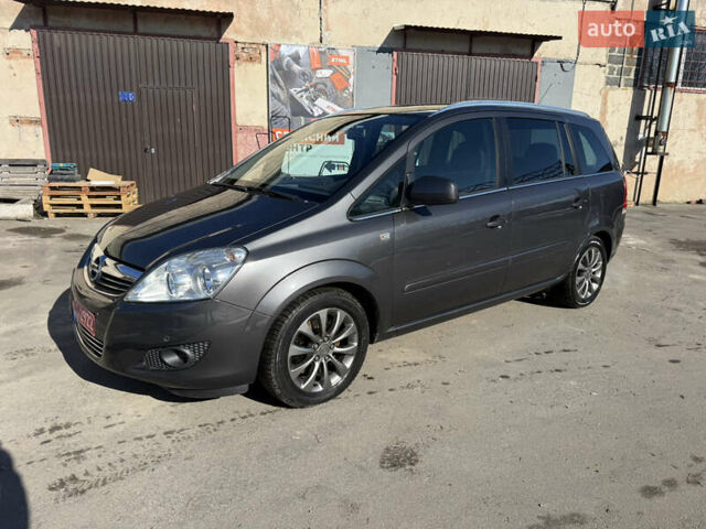 Серый Опель Зафира, объемом двигателя 1.7 л и пробегом 227 тыс. км за 7750 $, фото 1 на Automoto.ua