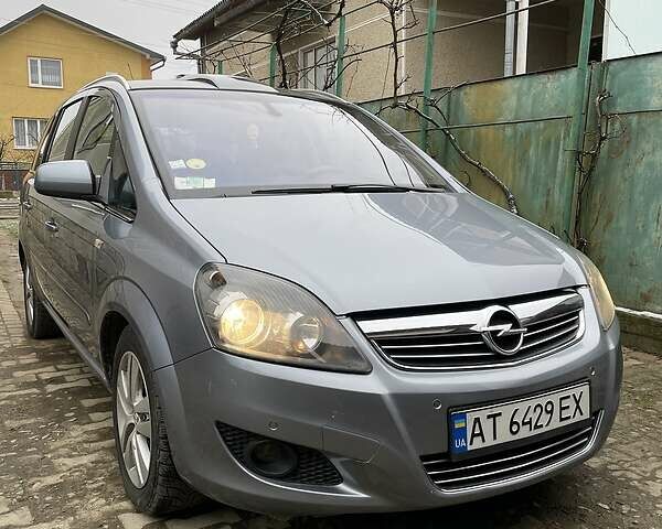 Серый Опель Зафира, объемом двигателя 1.7 л и пробегом 309 тыс. км за 6599 $, фото 1 на Automoto.ua