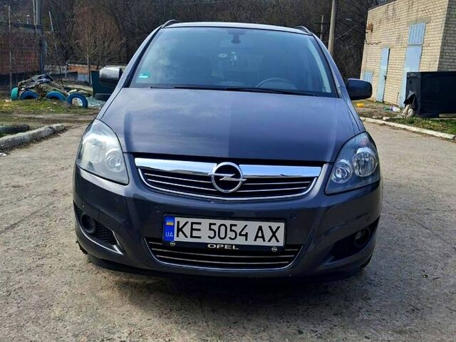 Серый Опель Зафира, объемом двигателя 1.8 л и пробегом 181 тыс. км за 7700 $, фото 1 на Automoto.ua