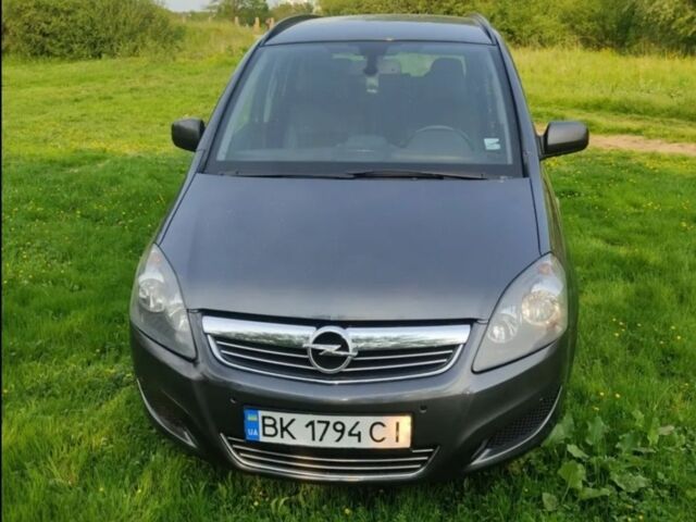 Серый Опель Зафира, объемом двигателя 1.7 л и пробегом 243 тыс. км за 7000 $, фото 1 на Automoto.ua
