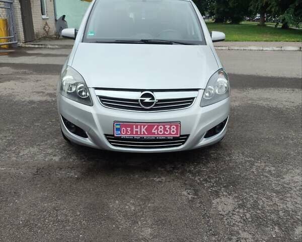 Серый Опель Зафира, объемом двигателя 1.6 л и пробегом 191 тыс. км за 6700 $, фото 1 на Automoto.ua