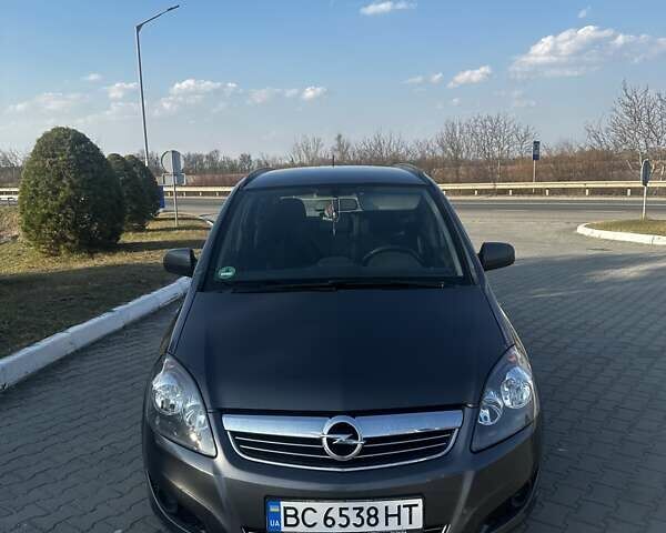 Серый Опель Зафира, объемом двигателя 1.69 л и пробегом 250 тыс. км за 7800 $, фото 1 на Automoto.ua