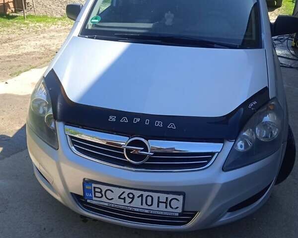 Серый Опель Зафира, объемом двигателя 1.7 л и пробегом 228 тыс. км за 6399 $, фото 1 на Automoto.ua
