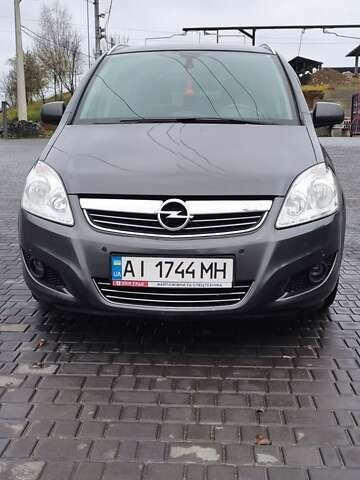 Серый Опель Зафира, объемом двигателя 1.69 л и пробегом 280 тыс. км за 6700 $, фото 1 на Automoto.ua