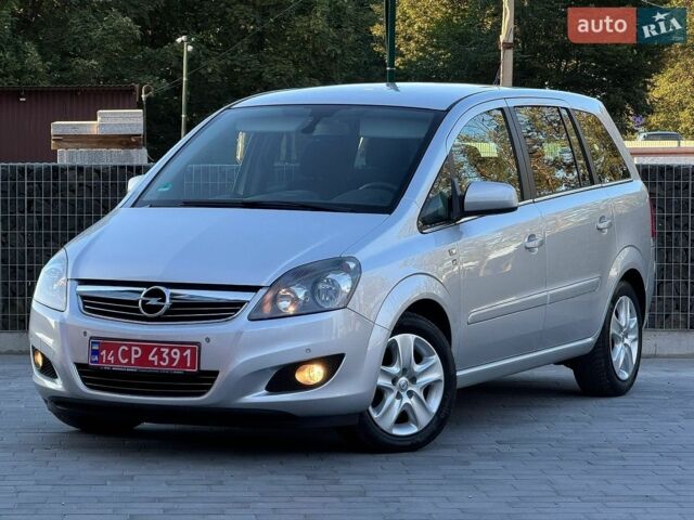 Серый Опель Зафира, объемом двигателя 1.8 л и пробегом 193 тыс. км за 7400 $, фото 1 на Automoto.ua